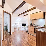 Pet Friendly - Savoya Nordic Loft - By Openhouse Διαμέρισμα