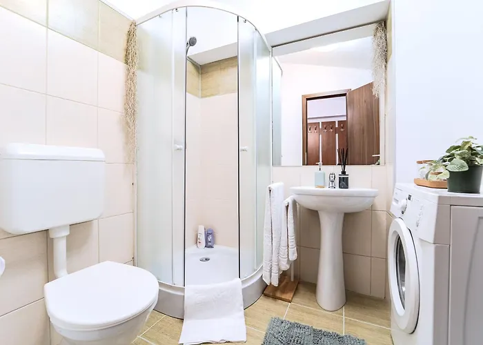 Pet Friendly - Savoya Nordic Loft - By Openhouse Apartment *