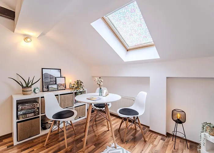 Pet Friendly - Savoya Nordic Loft - By Openhouse Apartment *